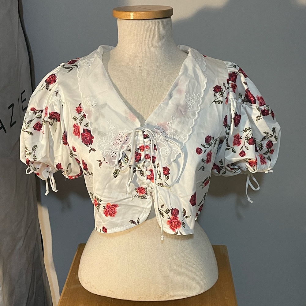 NWT Oscar Street X VRG GIRL floral top. Size L.